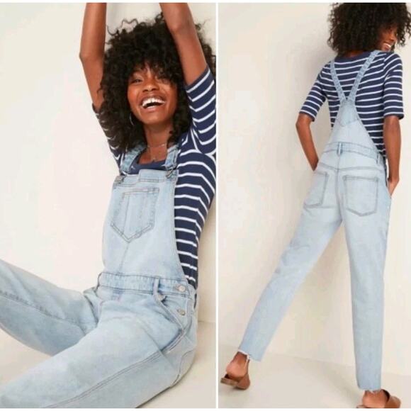 Old Navy Overallls Women’s Straight Light Wash Distressed‎ Jean Erin Size 18 NWT - Picture 1 of 12